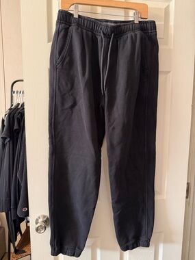 Essential Sweatpant